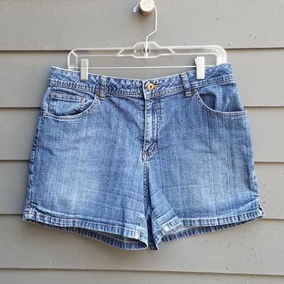 St Johns Bay Cotton Blend Jean Shorts size 12 - Picture 1 of 10